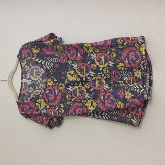 LuLaRoe short sleeve top size small floral roses pattern simply comfortable - Picture 1 of 11
